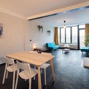 Charming And Spacious Center , Antwerpen België