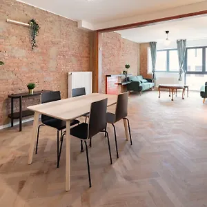 Two-bedroom In The Heart Of , Antwerpen België